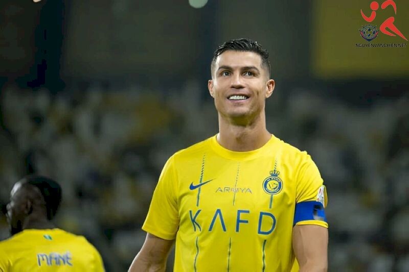 Ronaldo có hợp đồng mới với câu lạc bộ nào?